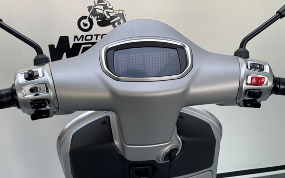 Neufahrzeug Vespa GTS 310 Edizione Ottantesimo - Bild 9