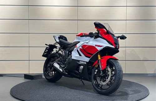Neumotorrad Yamaha R7