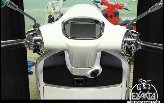 Neufahrzeug Vespa GTS 125 Super Tech - Bild 12