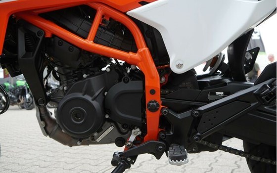 Neufahrzeug KTM 125 SMC R - Bild 11