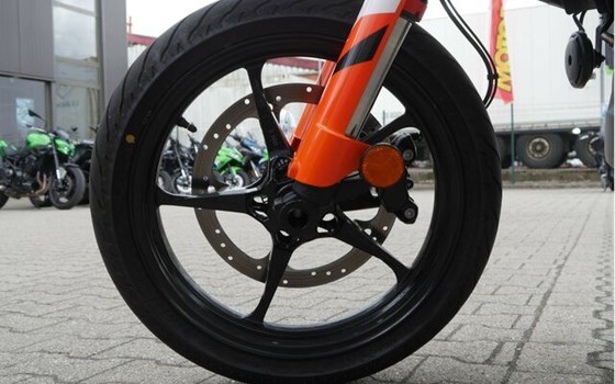 Neufahrzeug KTM 125 SMC R - Bild 12