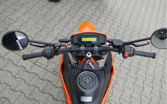 Neufahrzeug KTM 125 SMC R - Bild 15