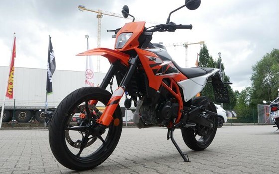 Neufahrzeug KTM 125 SMC R - Bild 20
