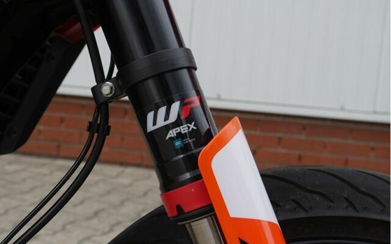 Neufahrzeug KTM 125 SMC R - Bild 22