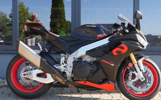 Gebrauchtmotorrad Aprilia RSV4 1100 - Bild 1