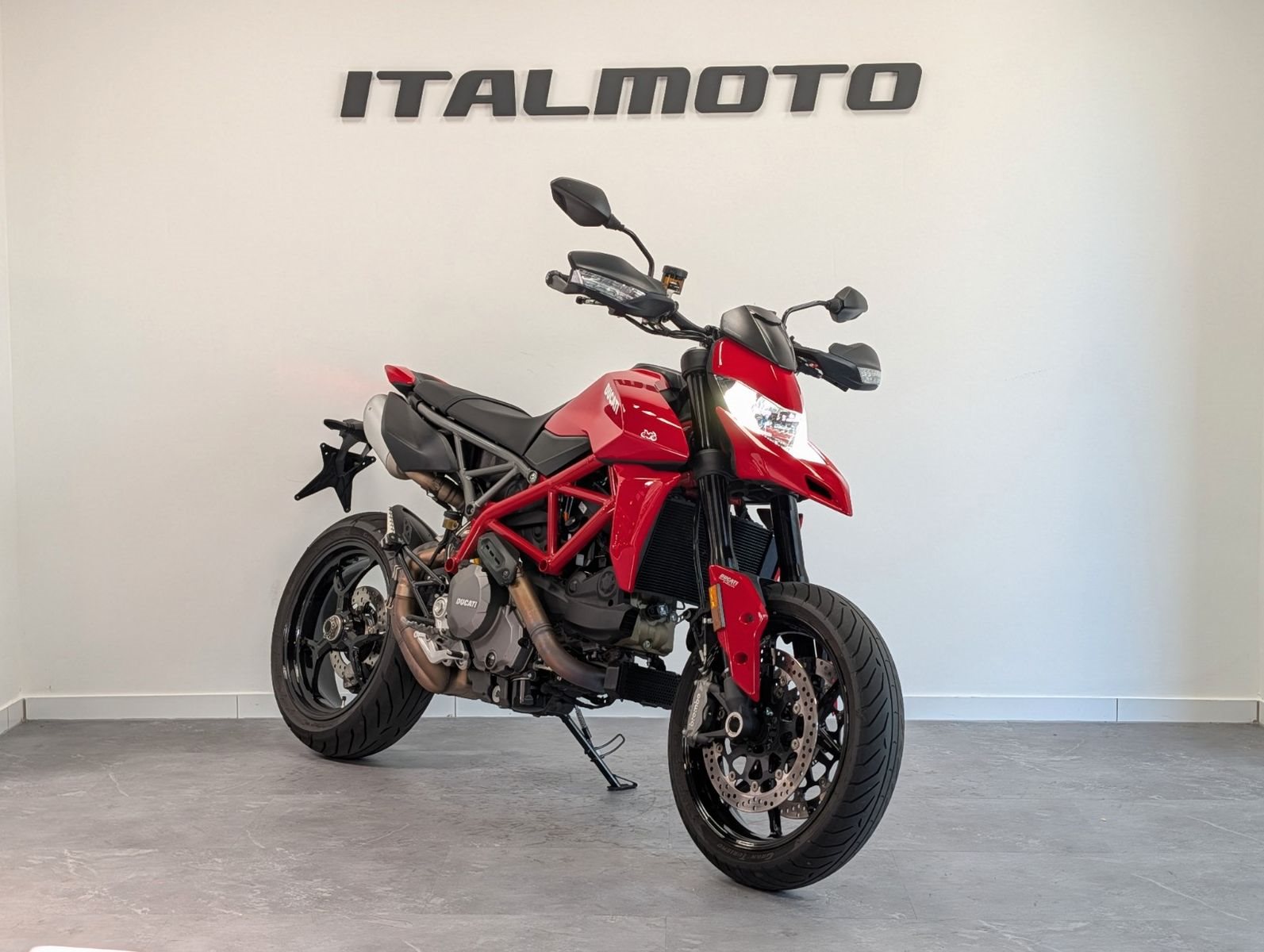 Ducati Hypermotard 950