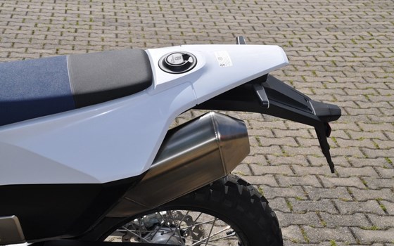 Gebrauchtmotorrad Husqvarna 701 Enduro - Bild 11