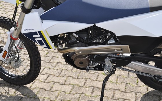 Gebrauchtmotorrad Husqvarna 701 Enduro - Bild 12