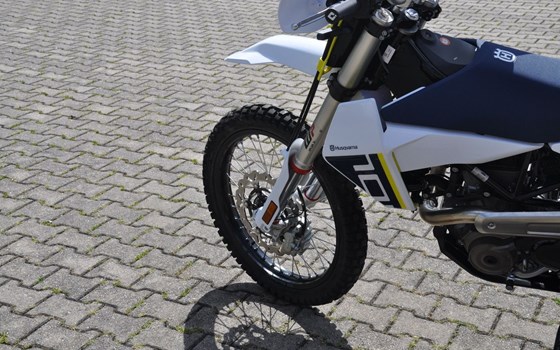 Gebrauchtmotorrad Husqvarna 701 Enduro - Bild 13