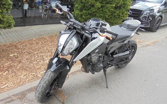Gebrauchtmotorrad KTM 790 Duke L - Bild 12