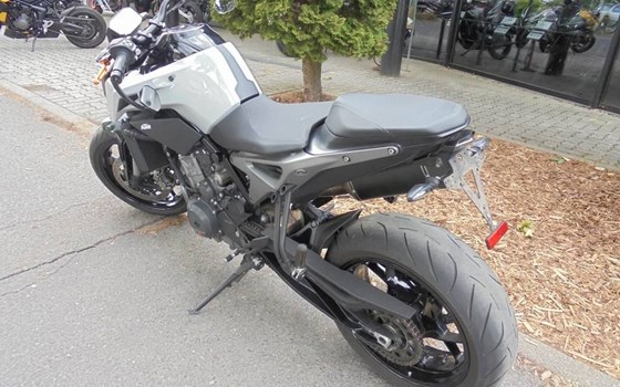 Gebrauchtmotorrad KTM 790 Duke L - Bild 2