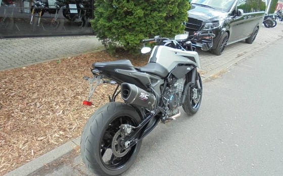 Gebrauchtmotorrad KTM 790 Duke L - Bild 4