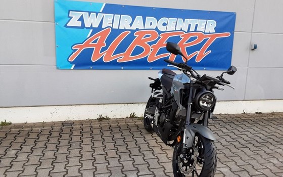 Gebrauchtmotorrad Honda CB125R - Bild 10