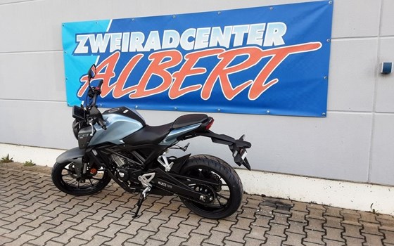 Gebrauchtmotorrad Honda CB125R - Bild 4