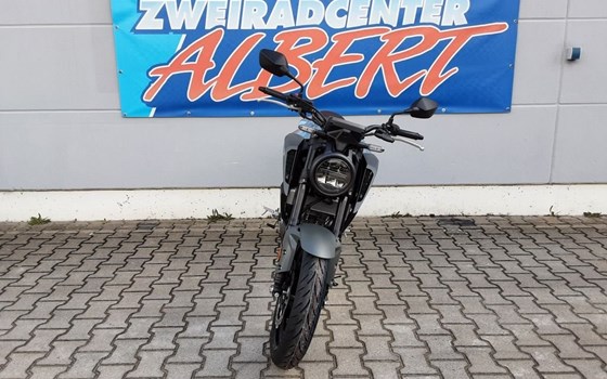 Gebrauchtmotorrad Honda CB125R - Bild 8