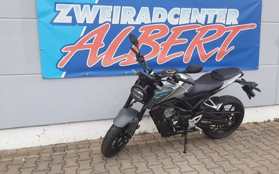 Gebrauchtmotorrad Honda CB125R - Bild 4