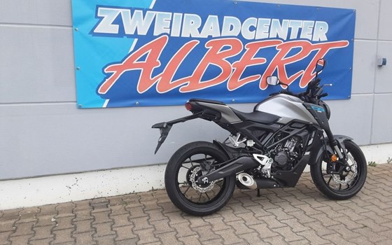 Gebrauchtmotorrad Honda CB125R - Bild 6