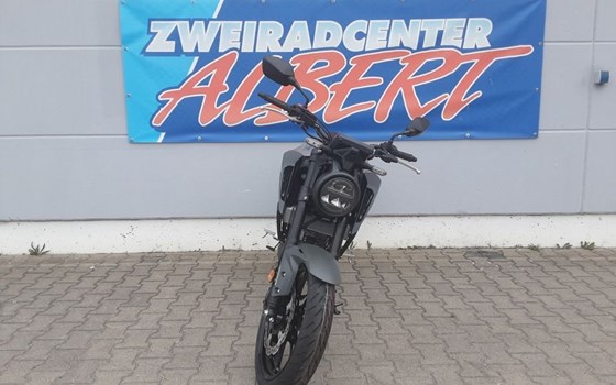 Gebrauchtmotorrad Honda CB125R - Bild 7