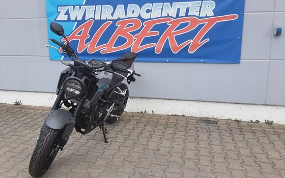 Gebrauchtmotorrad Honda CB125R - Bild 8
