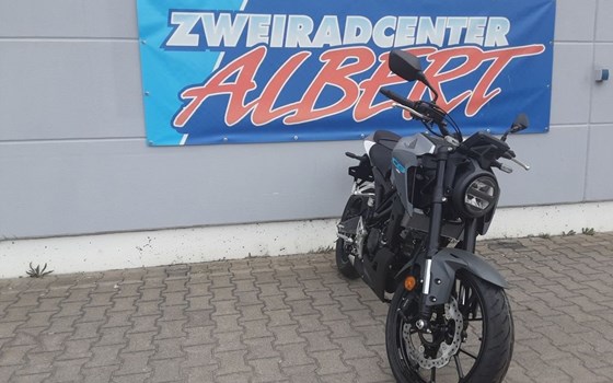 Gebrauchtmotorrad Honda CB125R - Bild 9