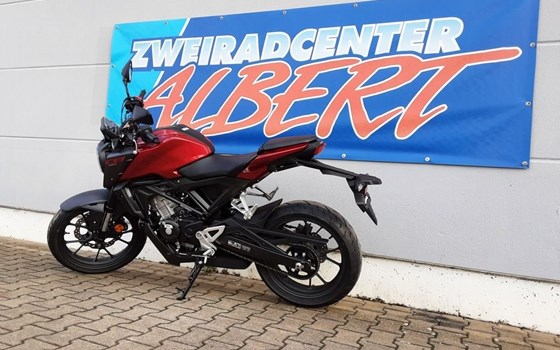 Gebrauchtmotorrad Honda CB125R - Bild 7