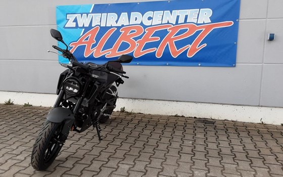 Gebrauchtmotorrad Honda CB125R - Bild 9