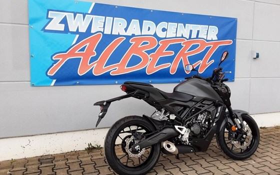 Gebrauchtmotorrad Honda CB125R - Bild 4