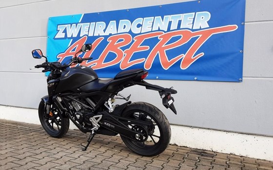 Gebrauchtmotorrad Honda CB125R - Bild 6