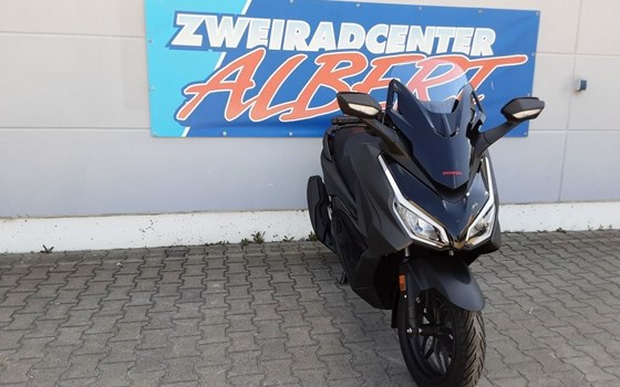 Gebrauchtmotorrad Honda Forza 350 - Bild 3