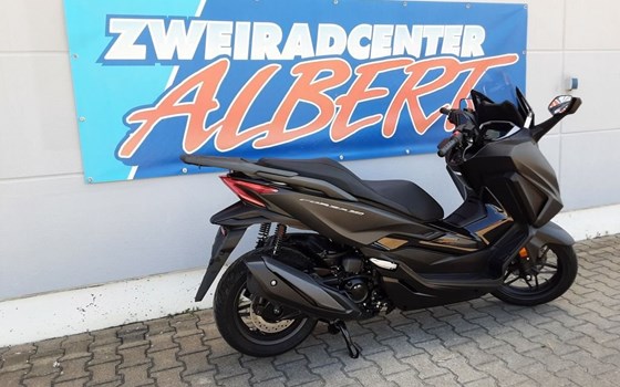 Gebrauchtmotorrad Honda Forza 350 - Bild 5