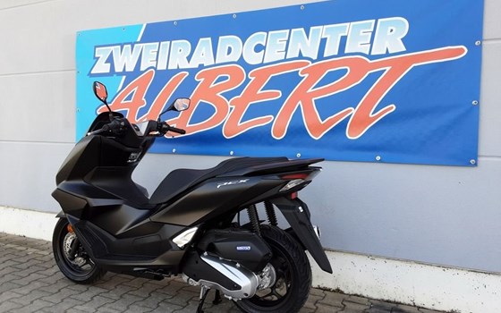Gebrauchtmotorrad Honda PCX125 - Bild 1