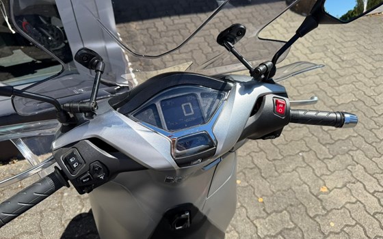 Gebrauchtmotorrad Honda SH350i - Bild 10