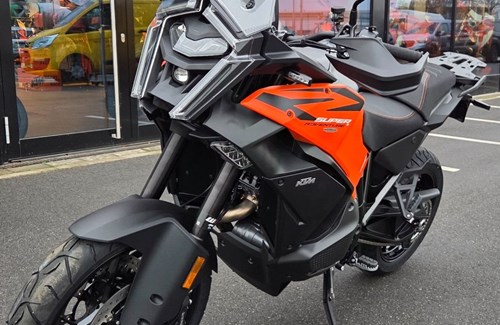 Neumotorrad KTM 1390 Super Adventure S