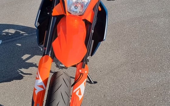 Gebrauchtmotorrad KTM 690 SMC R - Bild 3