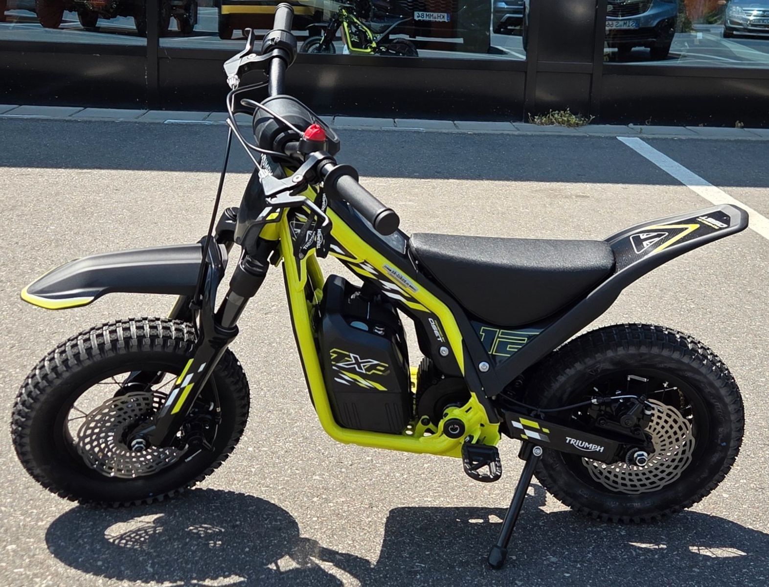 Triumph TXP-12