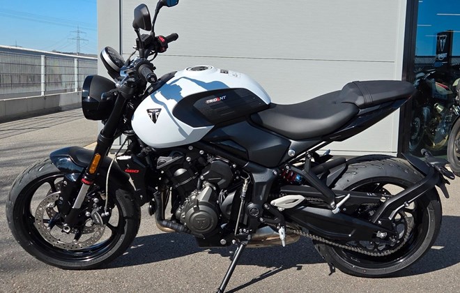 Triumph Trident 660