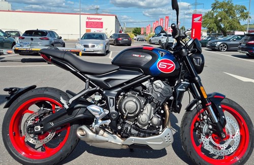 Neumotorrad Triumph Trident 660 Triple Tribute