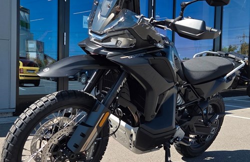 Neumotorrad CFMOTO 1000MT-X