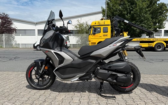 Neufahrzeug Aprilia SR GT 400 - Bild 10