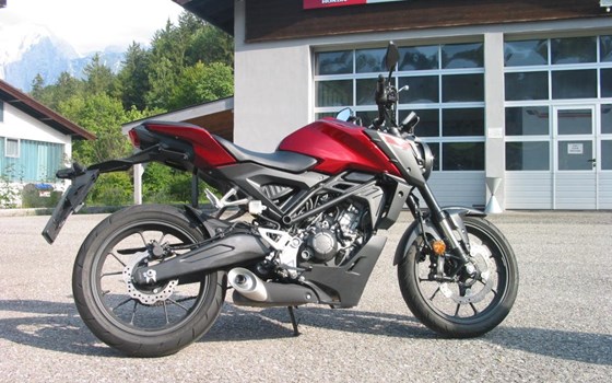 Gebrauchtmotorrad Honda CB125R - Bild 1