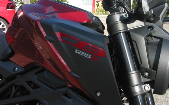 Gebrauchtmotorrad Honda CB125R - Bild 8