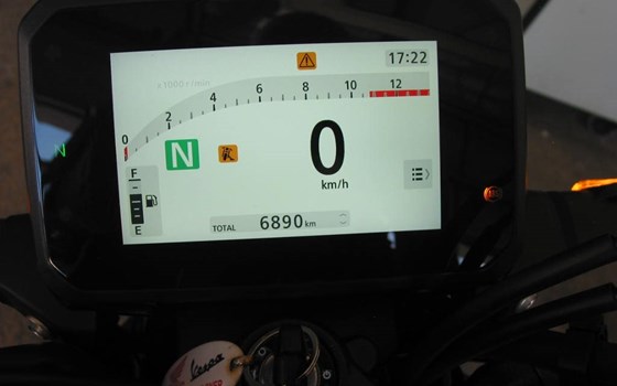 Gebrauchtmotorrad Honda CB125R - Bild 9