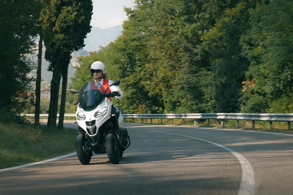 Piaggio MP3 310 (Grigio Grafite) - Bild 2