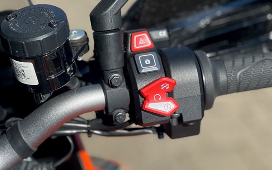Gebrauchtmotorrad KTM 1290 Super Duke GT - Bild 8