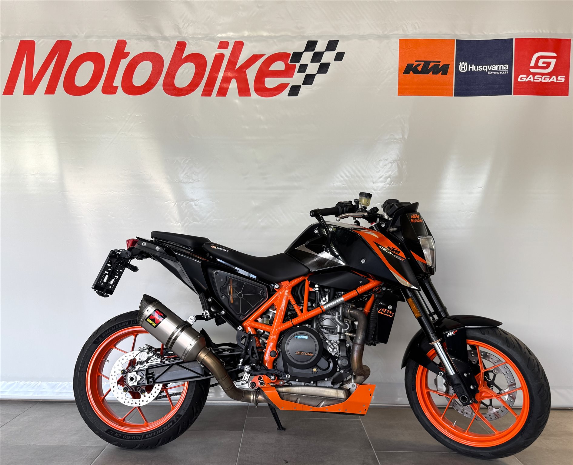 KTM 690 Duke R