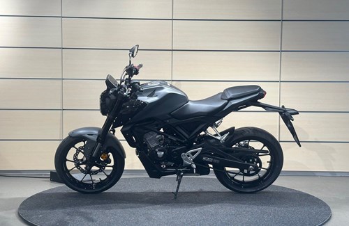 Gebrauchtmotorrad Honda CB125R