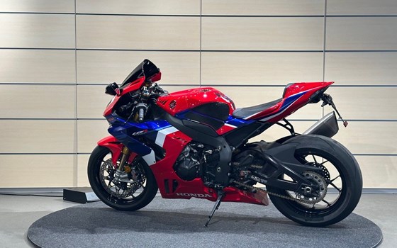 Gebrauchtmotorrad Honda CBR1000RR-R Fireblade SP - Bild 8