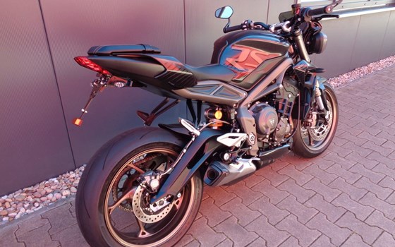 Gebrauchtmotorrad Triumph Street Triple RS - Bild 2