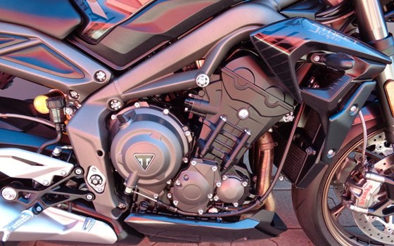 Gebrauchtmotorrad Triumph Street Triple RS - Bild 4