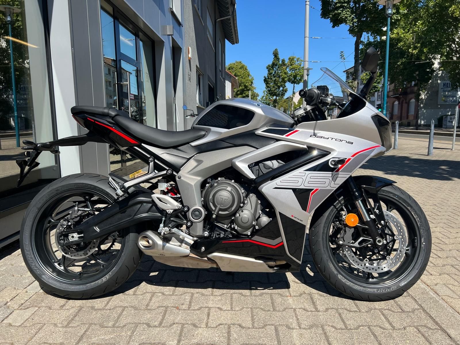 Triumph Daytona 660